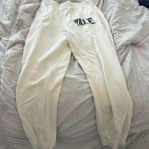 Zara Yale sweatpant joggers small cream